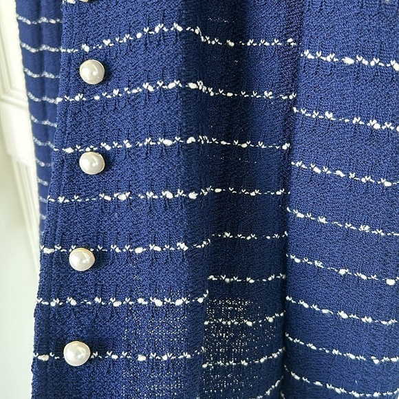 Beautiful ST. JOHN Knit Sweater Blazer Jacket Peal buttons Tweed Blue 8 Like New - Picture 4 of 11